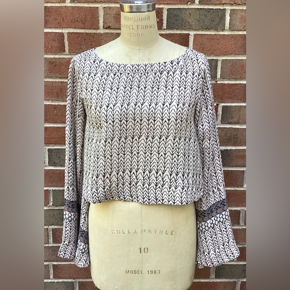 Free People bell sleeve cropped blouse size xs